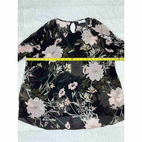 Chic Floral Black Blouse with Pink and Green Accents - Picture 2 of 2